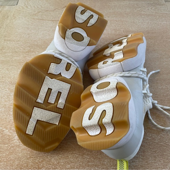 Sorel White tennis shoes - Picture 2 of 4